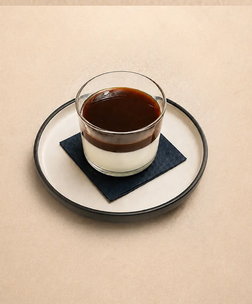 Panna cotta artigianale di Semplice con copertura al cioccolato