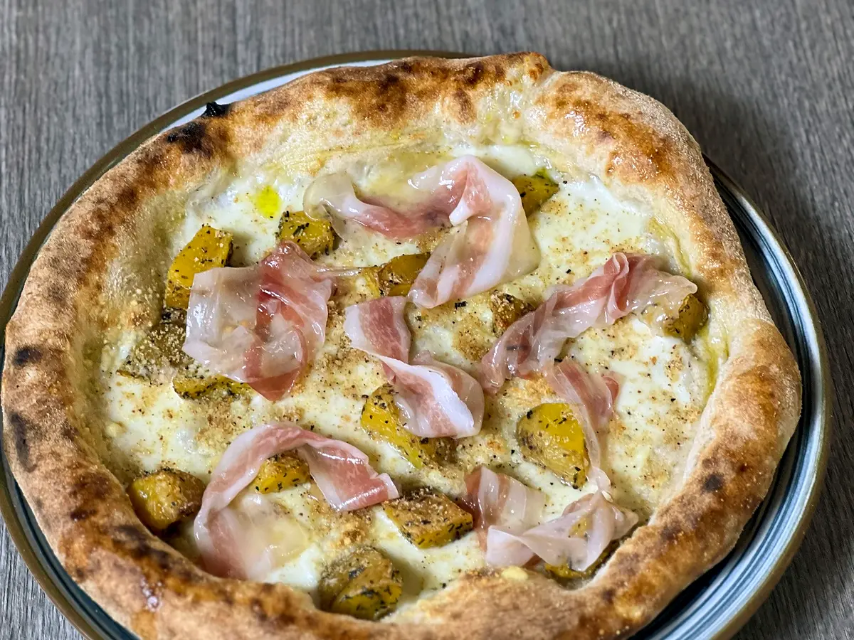 Pizza contemporanea della linea Semplici d’Autore
